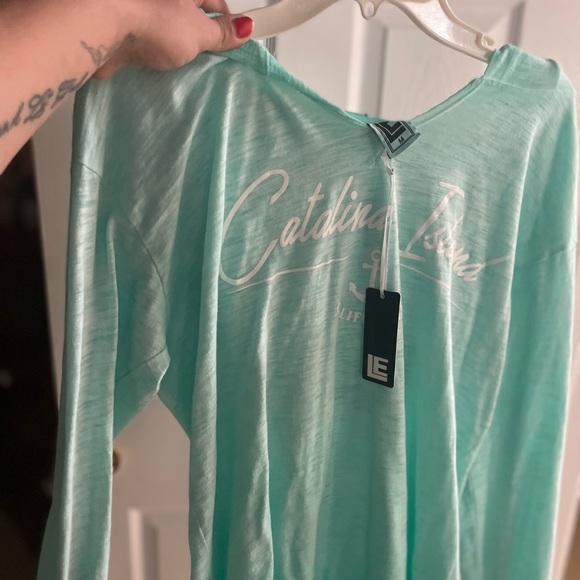 Brand new Catalina island long sleeve shirt with hoodie - Picture 3 of 4